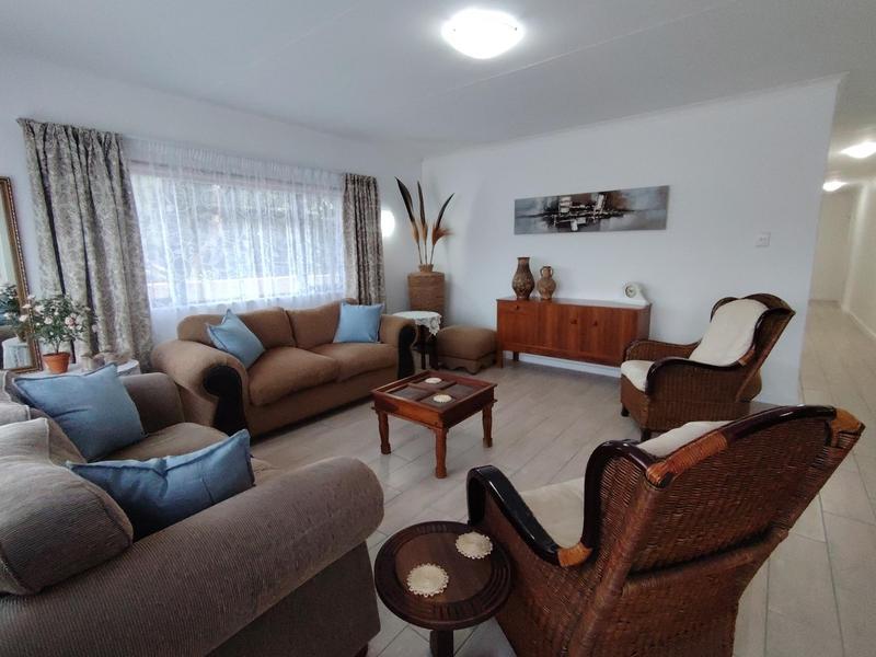 5 Bedroom Property for Sale in Fraaiuitsig Western Cape